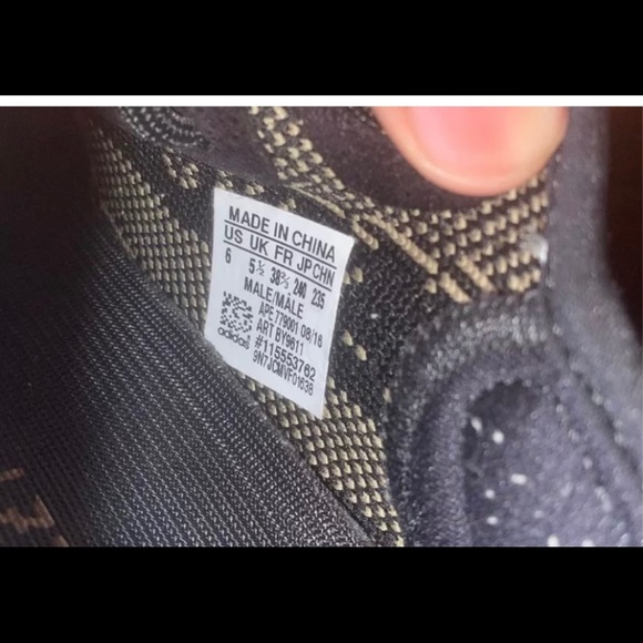 Yeezy size 6 grey condition. Worn twice - Picture 2 of 5